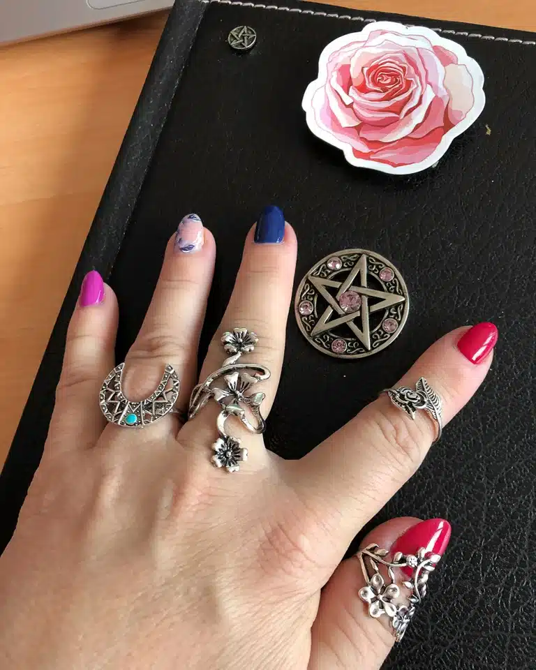 Baksai Julianna mesterjósnő - jóslás, párkapcsolati harmonizáció, kártyajóslás, rontáslevétel